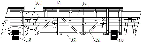 履带式输送机与标准段桁架的连接机构