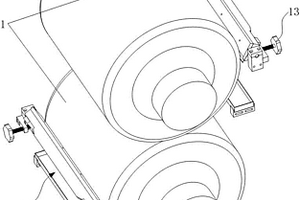 锂电池极片对辊机的刮辊机构