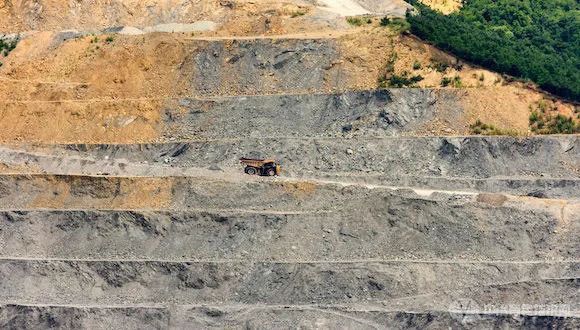 乌拉特后旗紫金矿业涉嫌非法采矿，被立案调查