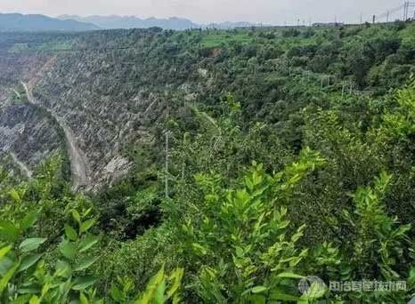 核查历史遗留矿山，积极推进绿色矿山建设