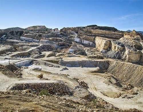 推动矿业产业延链补链强链！新疆拟推介出让127个矿业权项目