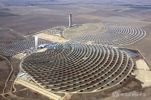 华晟800MW首阶段交付，为中国电建青岛海光项目注入强劲动力