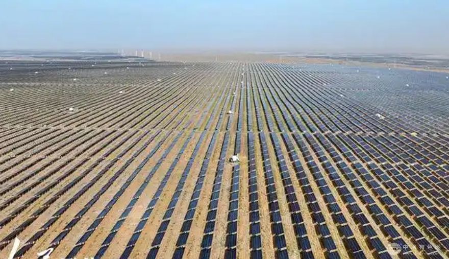 青海启动全国最大“沙戈荒”新能源基地建设，推动清洁能源跨省输送