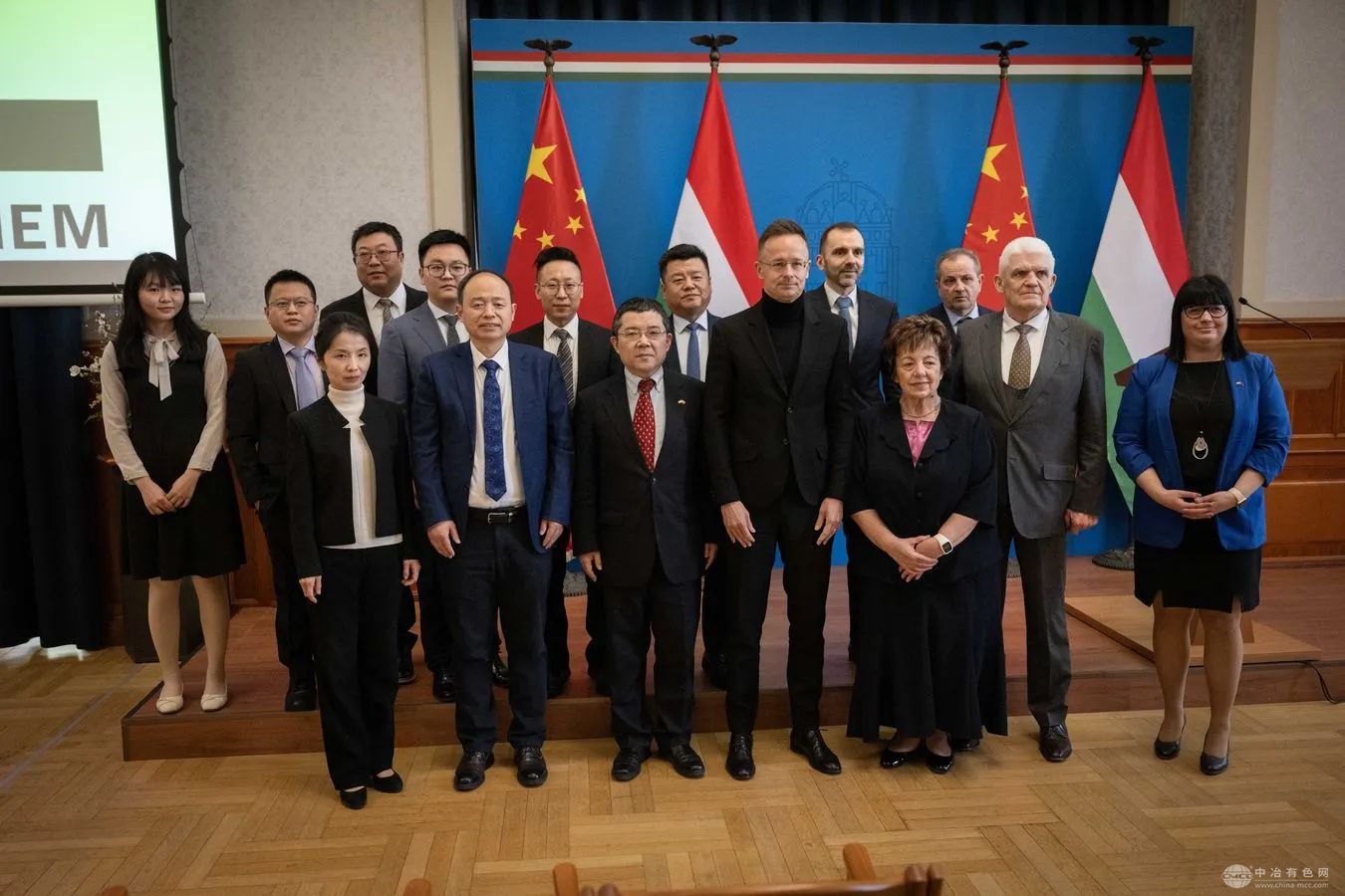 图片来源：昆仑新材