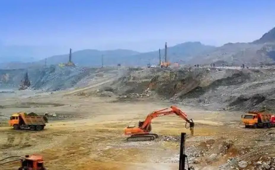 加纳铝土矿公司启动氧化铝精炼厂建设计划