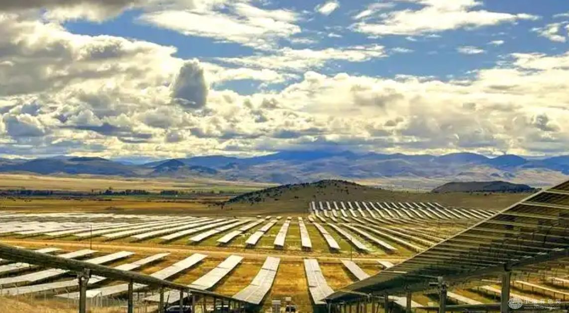 光伏产业推动铝型材需求激增 轻量化材料应用持续扩大