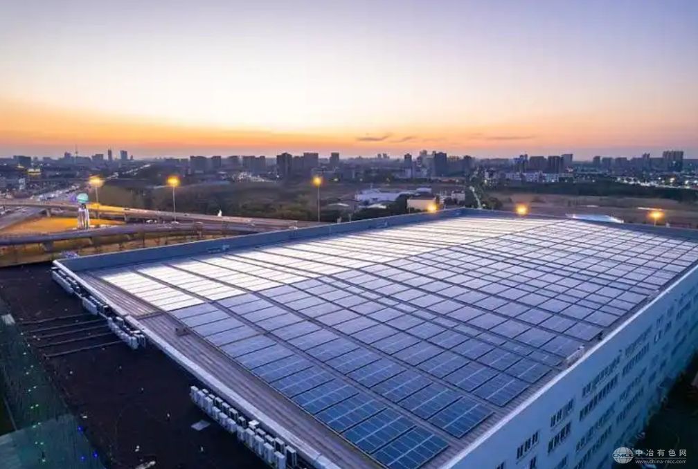 光伏产业加速扩张 4月太阳能发电量同比激增16.7%