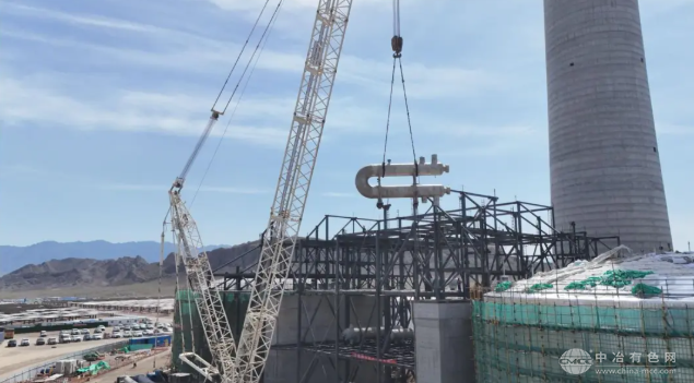 新疆博乐10万千瓦光热项目：SGS系统核心设备集群吊装圆满收官