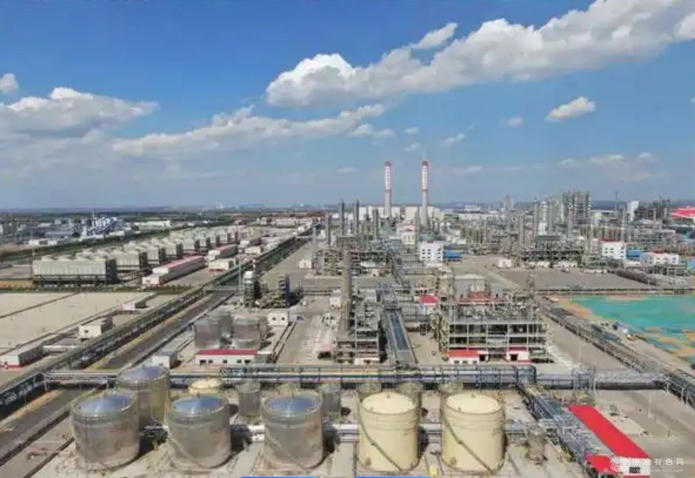 台州六氟磷酸锂项目投产 电解液核心材料国产化提速