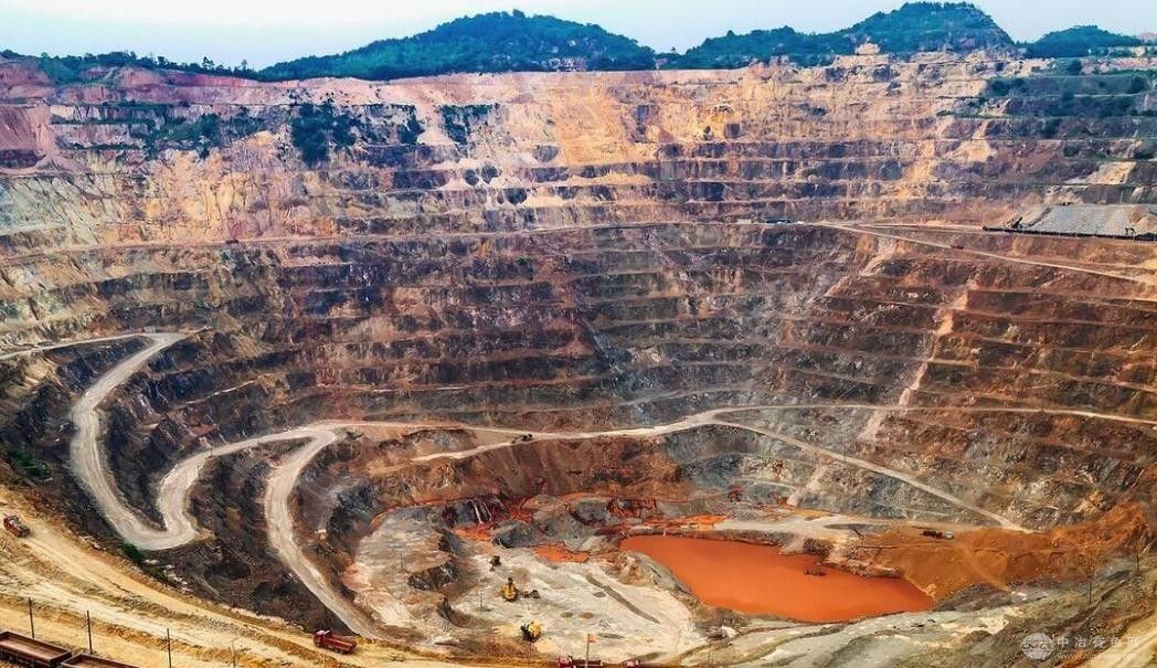 南非4月矿业生产呈现下滑态势  铂族金属与金产量下降成主因