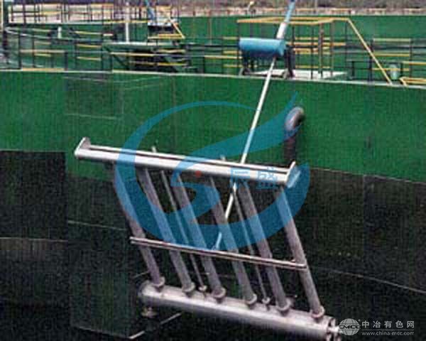 旋转撇水器