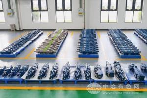 30米深孔液压凿岩机
