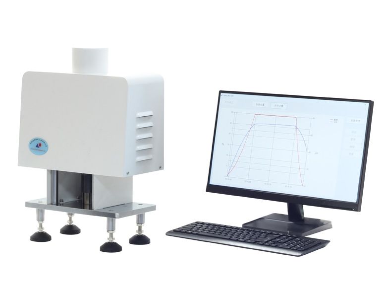 IIT-200仪器化压入试验机（压痕仪）是一款用于测量材料在压头压力作用下压入载荷和深度曲线的高精度设备。它采用龙门结构机架，具有高刚性和稳定性，支持大范围试验力（3-200公斤），力值误差小于1%，压头行程不小于5毫米，位移分辨率高达0.1微米。设备支持多样化的压头选择和定制化加卸载控制方式，可设置加载曲线、调整加载速率，并在设定载荷或深度处进行卸载或重新加载。主要配置包括主机、计算机和控制软件，选配件包括体视显微镜及测量软件，适用于材料力学性能研究和检测。