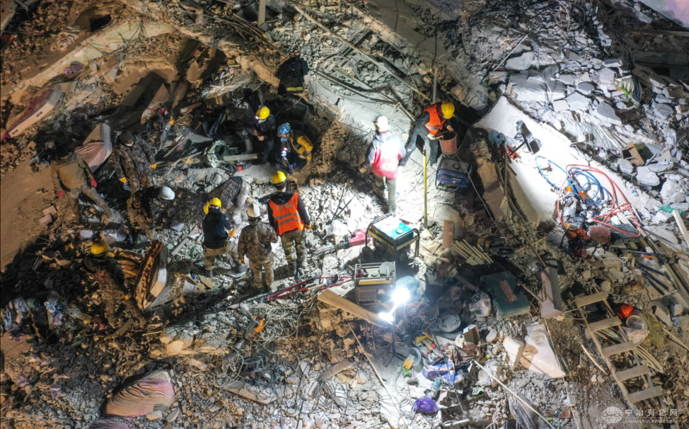 加拿大Red Chris铜矿发生坍塌事故 三名矿工被困安全舱