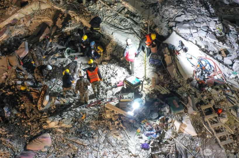 加拿大Red Chris金属矿发生坍塌事故 三名矿工被困井下