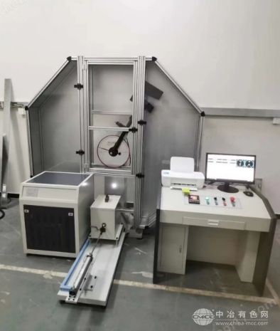 全自动低温自动送料冲击试验机