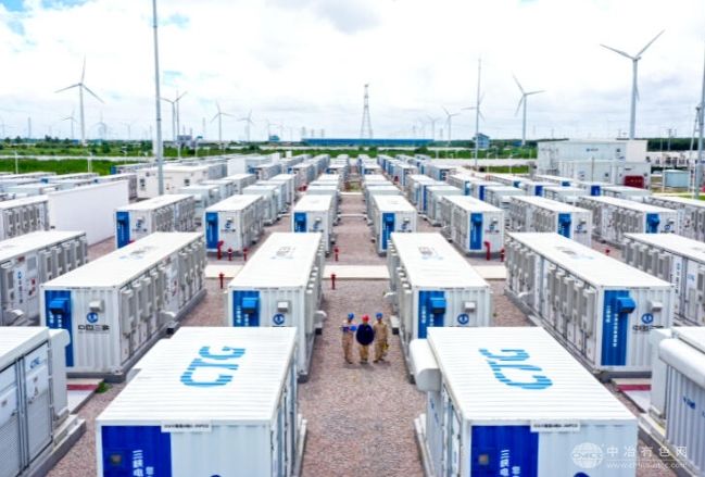 聚焦能源革新：国家电网实施大型储能系统集群化调控