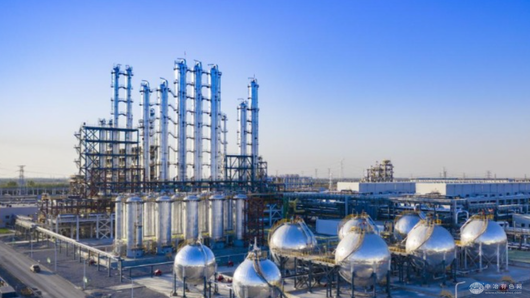 全国光伏发电装机突破11亿千瓦 分布式光伏占比持续提升