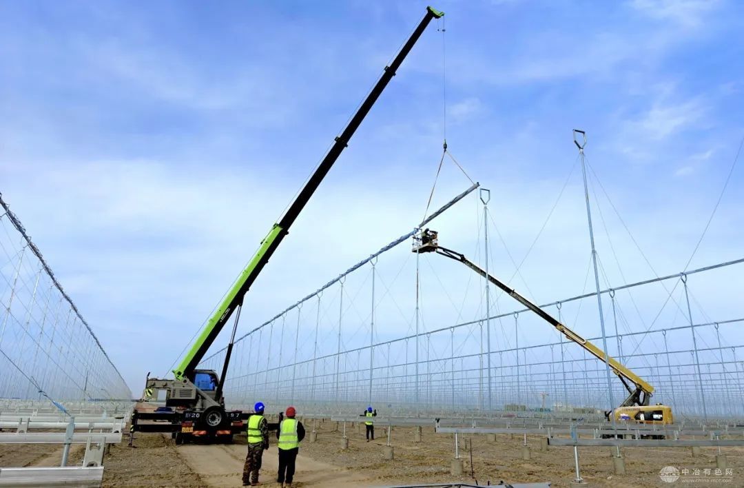 宁夏华电同心韦田风电场首台风力发电机组成功并网运行