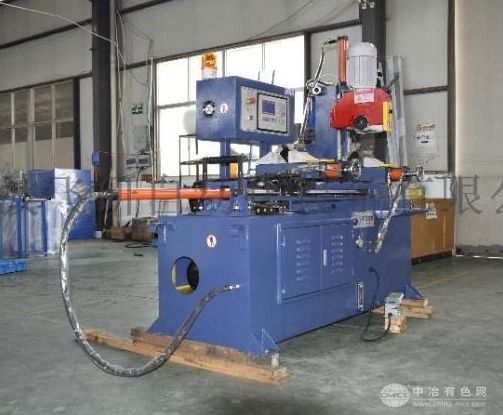液压送料型金属圆锯机