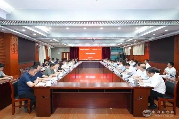 航天科工总经理陈少洋带队赴南京航空航天大学调研 共谱校企合作新篇章