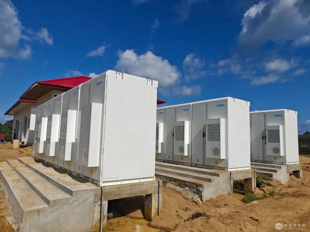 东方日升和中国电建强强联手，苏里南光储柴混合微电网项目成功落成