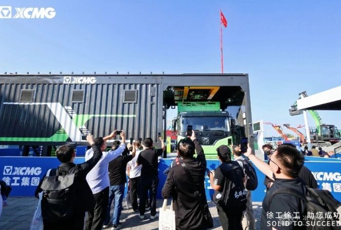 纯电动自卸车