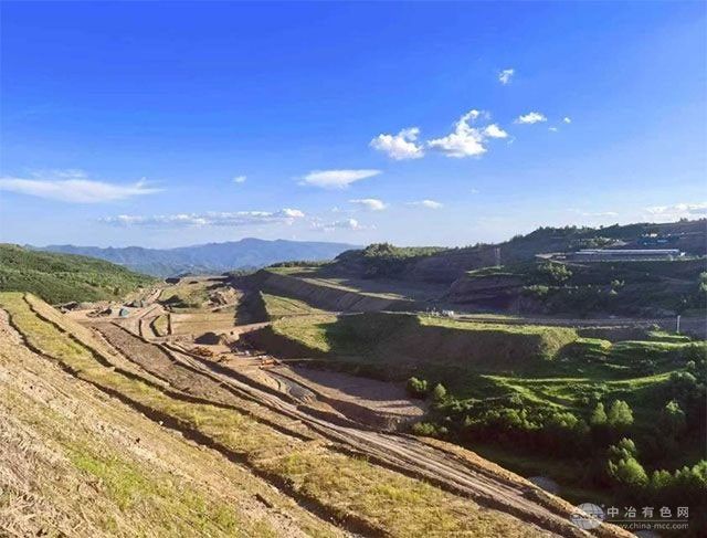 山西矿业宁武宽草坪铝土矿获评省级绿色矿山示范单位