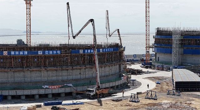 徐工HB62V泵车强势助建 华电赣榆LNG项目刷新江苏能源基建新高度